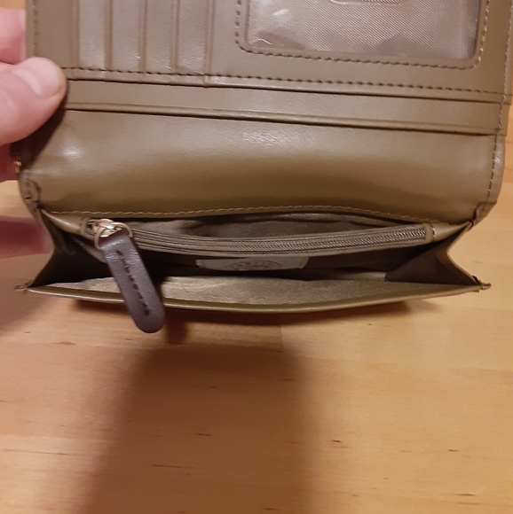 Spartina Leather/Linen Pocketbook - Picture 6 of 11